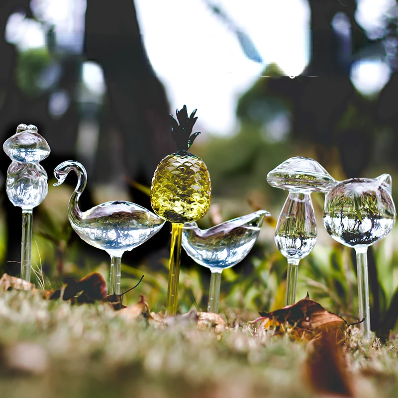 創造的なガラス製植物用給水器、きのこ型水やり装置、自動給水点 - Self Watering Insert のレビューと価格